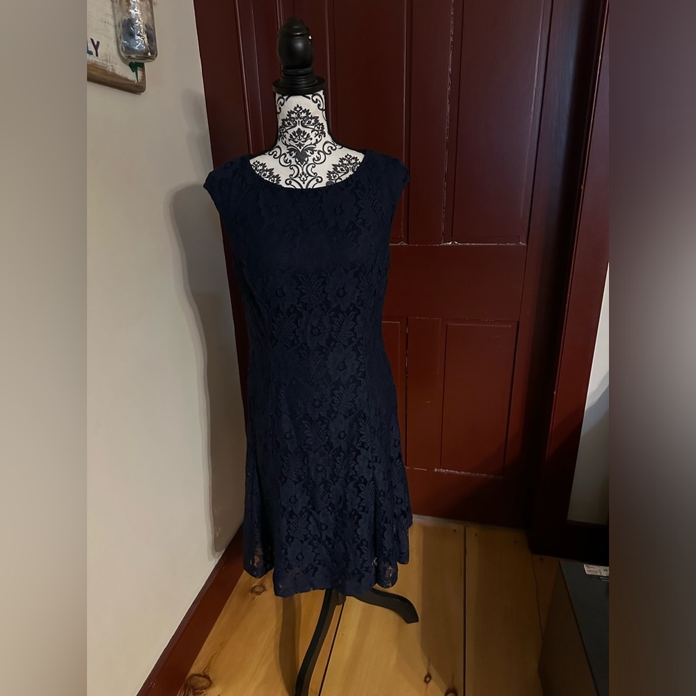EUC woman’s American living lace dress